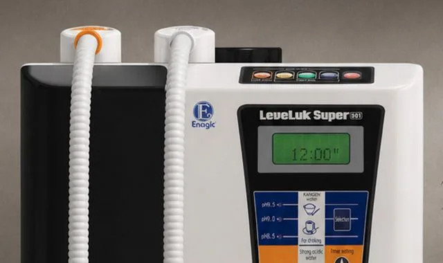 Super 501'in ikiz hortum sistemi ve üretim zamanlayıcısı çalışırken kontrol paneli
